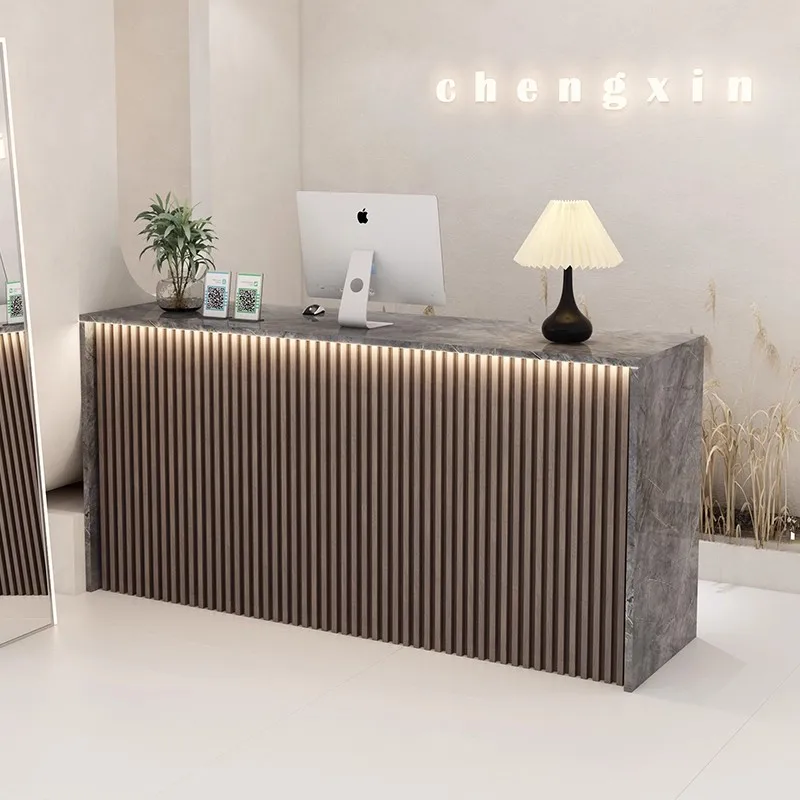 

Эстетичные стойки ресепшн для салонов красоты, офисов, парикмахерских. Современная роскошная коммерческая мебель.