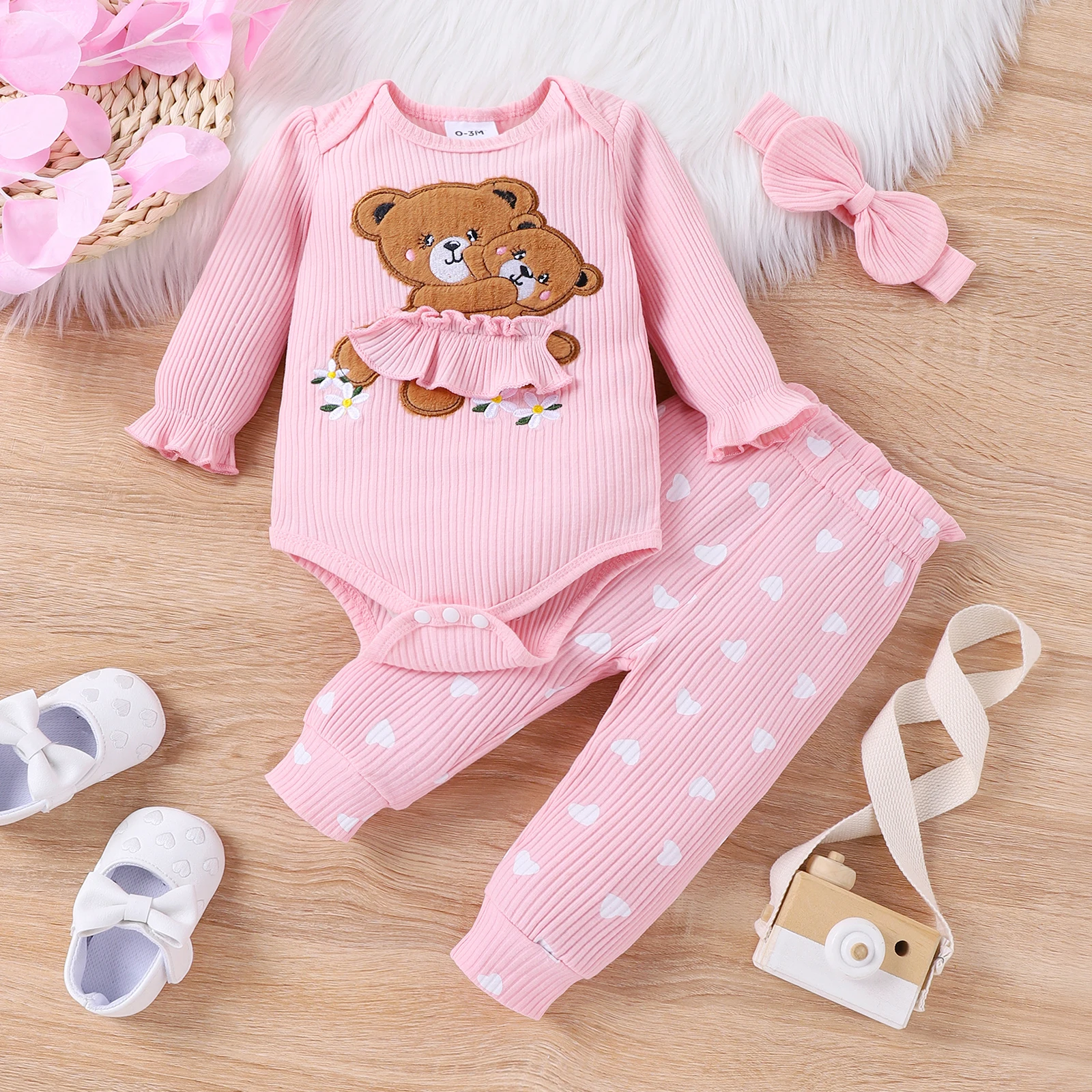 

PatPat 3PCS Baby Girl Hyper-Tactile Bear Pattern Sweet Set