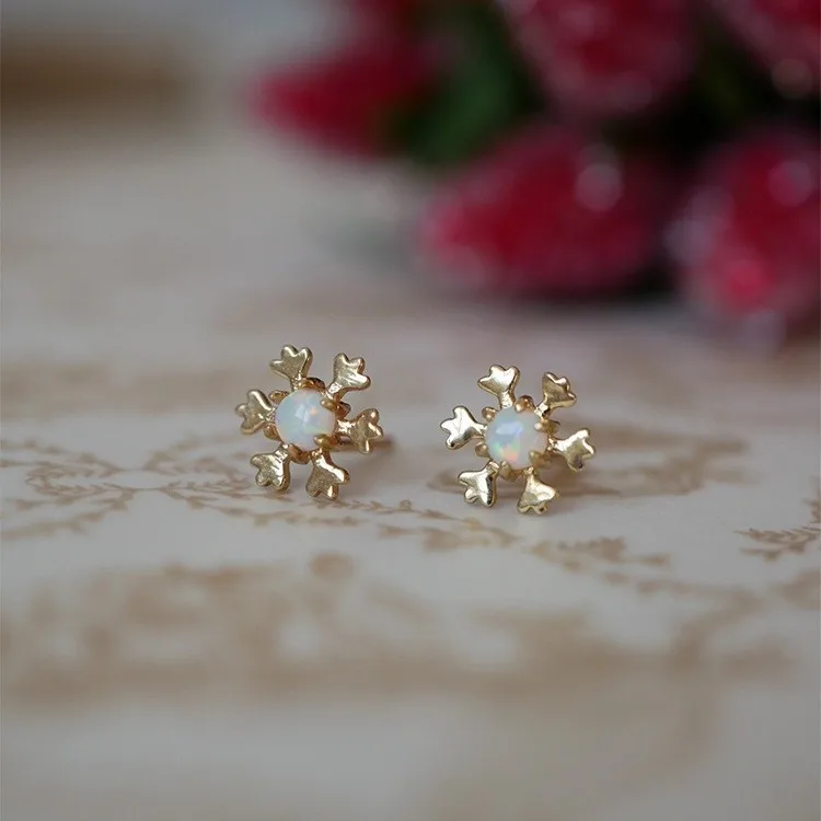 CCFJOYAS 925 فضة مطلي 18 كيلو الذهب ندفة الثلج أوبال أقراط للنساء رائعة صغيرة لطيف ترصيع صغيرة مجوهرات هدية