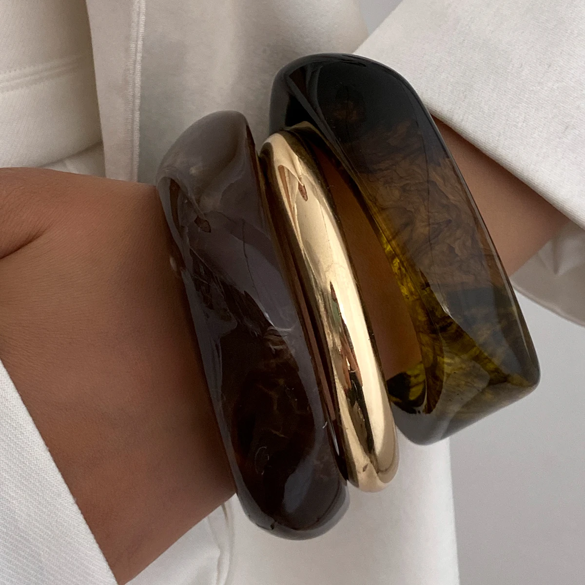 Salircon 3 Styles Vintage Punk Brown Thick Resin Acrylic Smudging Bangles Women Geometric Irregular Bracelets Pulseras Jewelry