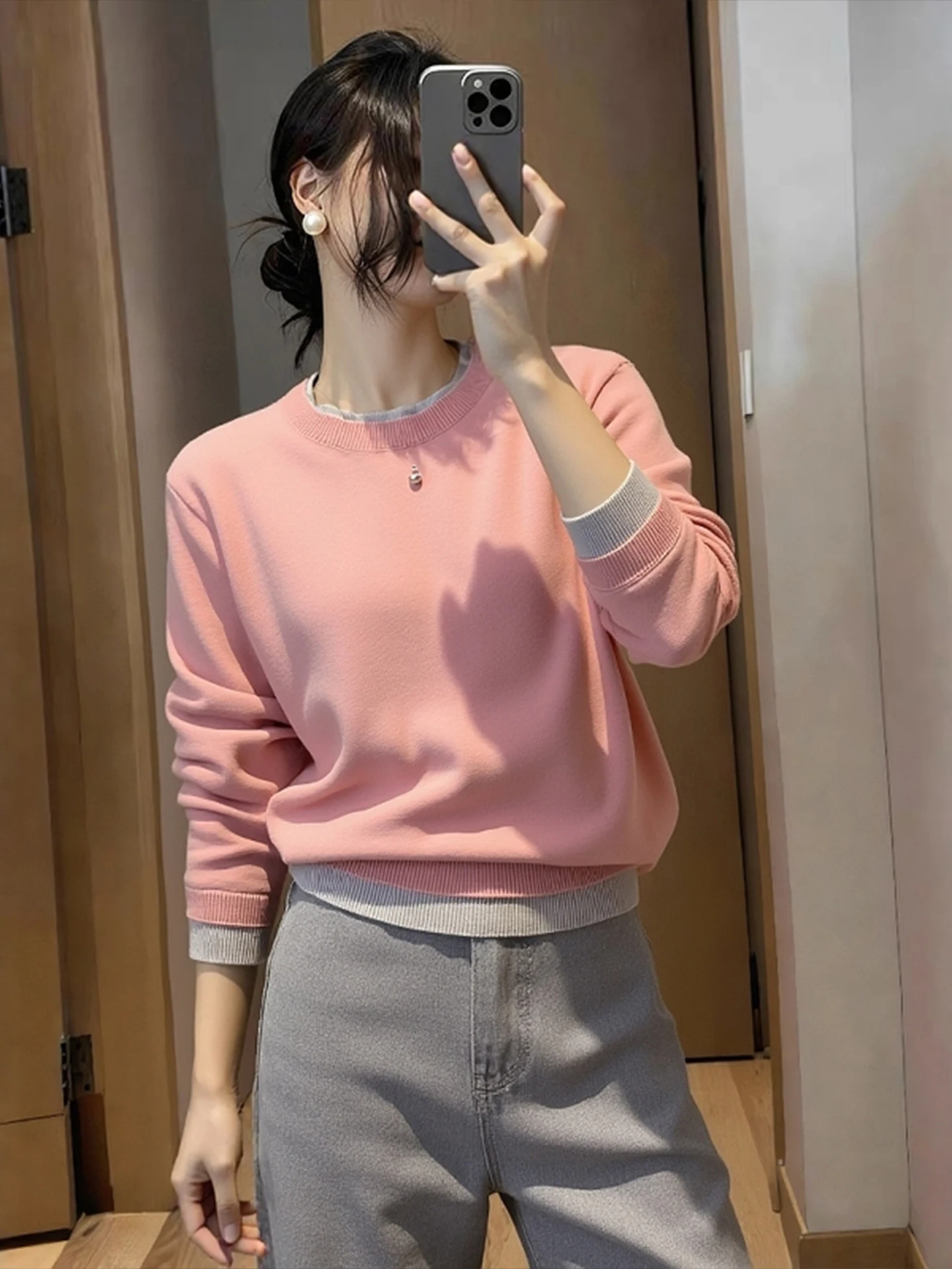 

Мягкий вязаный свитер Camere Long Sve round Ne, искусственный двухсекционный свободный модный внутренний вариант, простой топ, зима 2025 г.