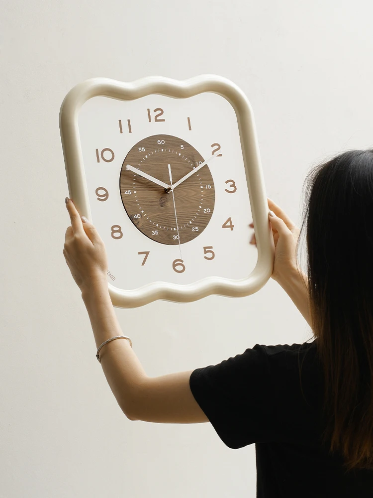 

Minimalistic Cream-Colored Quartz Clock with Transparent Panel, Creative Living Room Decoration