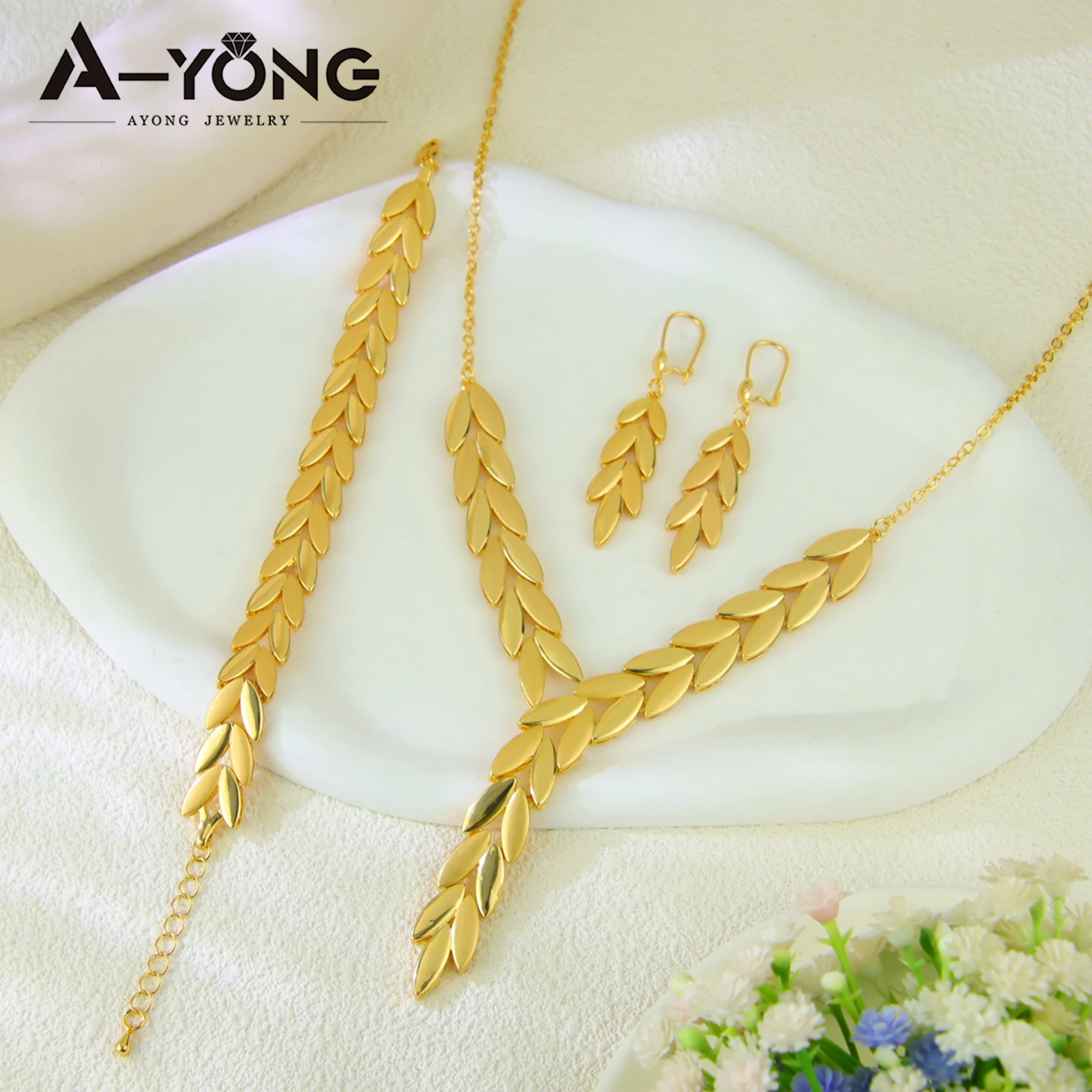 Nigeria Edles Braut-Hochzeitsschmuck-Set, 21 Karat vergoldet, italienische elegante Blatt-Halskette, Armband, Ohrringe, brasilianischer Goldschmuck – Detail 8