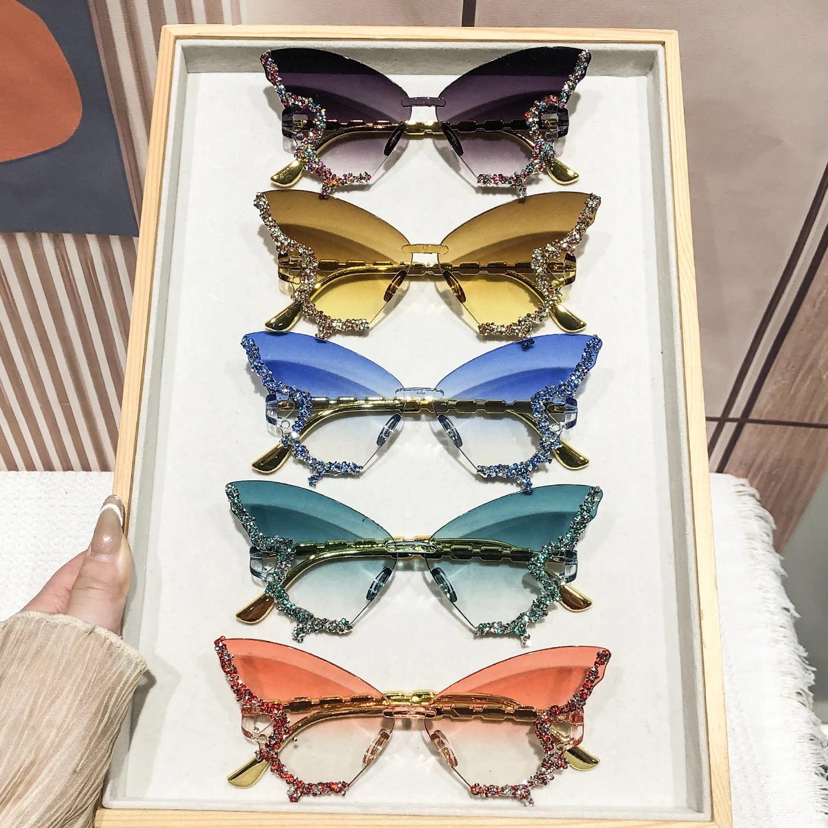 5 Pairs of Women's Diamond-Encrusted Butterfly-Shaped Rimless Gradient Fashion Glasses, Gorgeous, Dreamy, Eye-Catching, Light Luxury, Exquisite Women's Glasses, Suitable for Halloween Masquerade Parties and Nightclubs