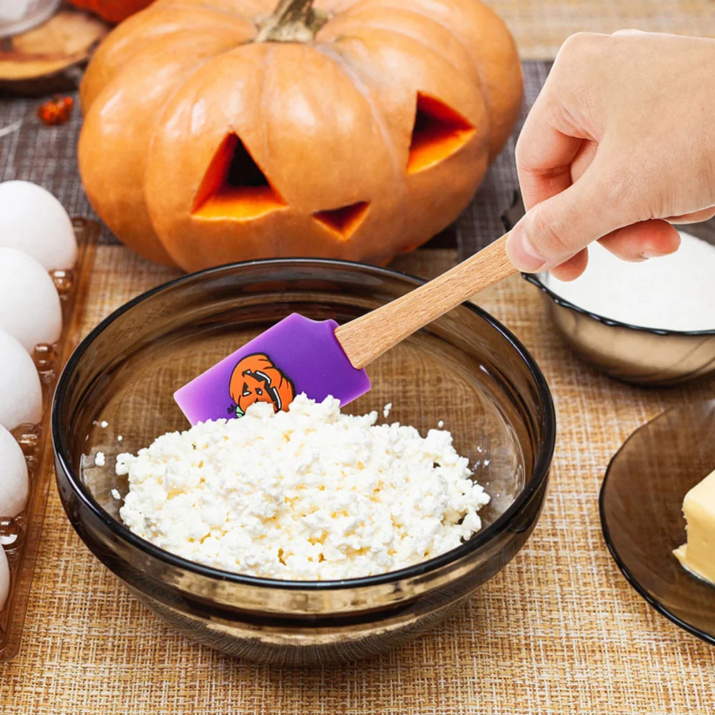 

4Pcs Silicone Spatula Set Halloween Wooden Handle Kitchen Baking Tools Cake Scraper Cream Decorating Spatula Silicone Spatulas