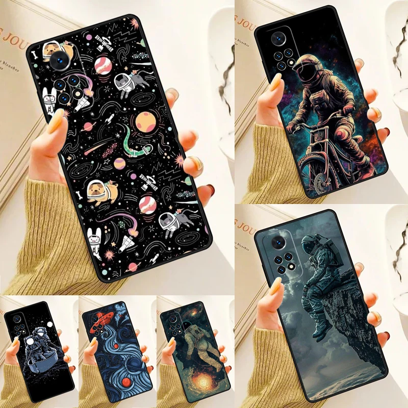 

Astronaut Case For Samsung Galaxy S24 Plus S23 S20 S21FE Lite S22 Ultra Note 20 S8 S9 S10 Phone Coque
