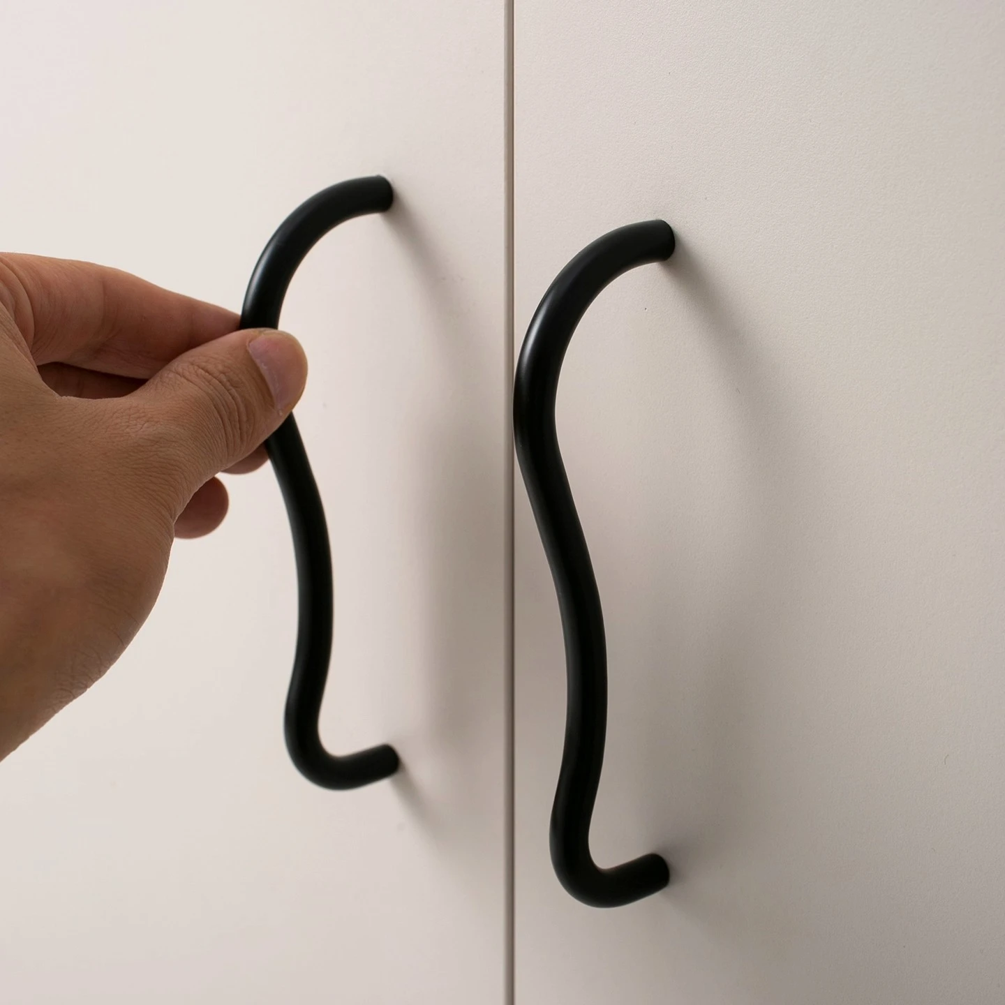 

BCD-Minimalist Kitchen Cabinet Pulls Black/Silver Wardrobe Door Drawer Handle for Furniture Hardware