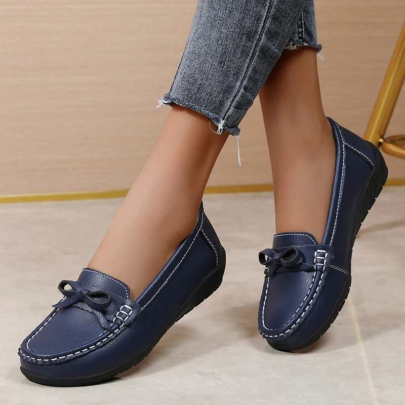 Genuine Leather Women Flats Fashion Black Shoes Woman Moccasins Women Shoe Tenis Shoes Women Round Toe Plus Size Shoes Female view 3