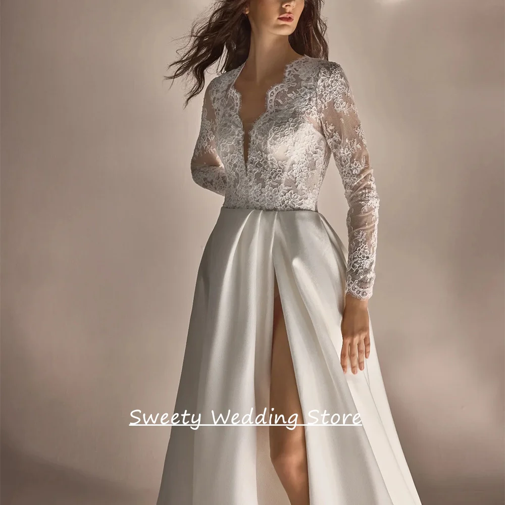 Robe de mariée moderne personnalisée, manches longues, col en V, ceinture de perles appliquée, fente haute, traîne de balayage, ligne A