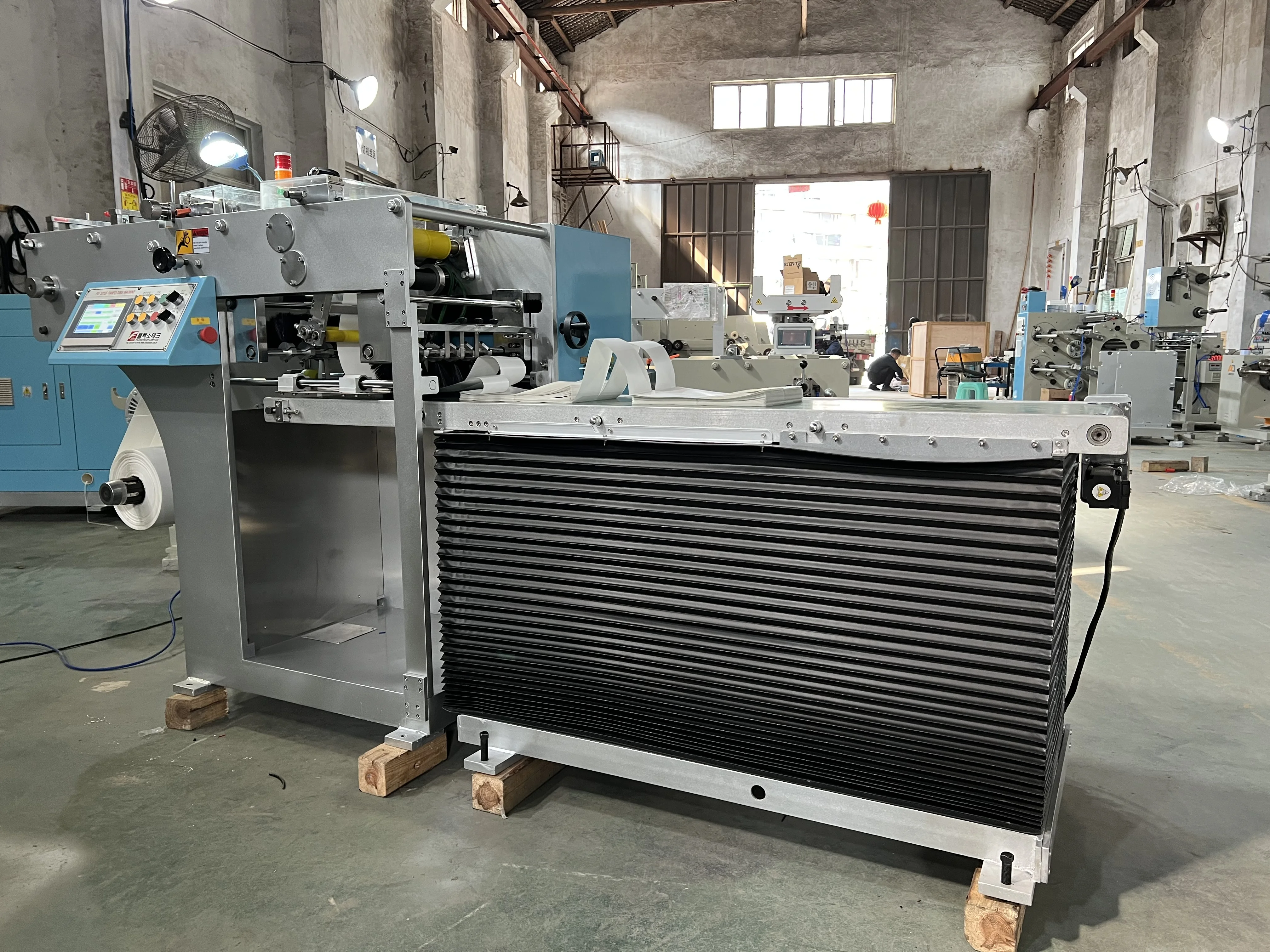 GP-320FF Factory Direct Sales Thermopapier A4-Papierfächer-Faltmaschine