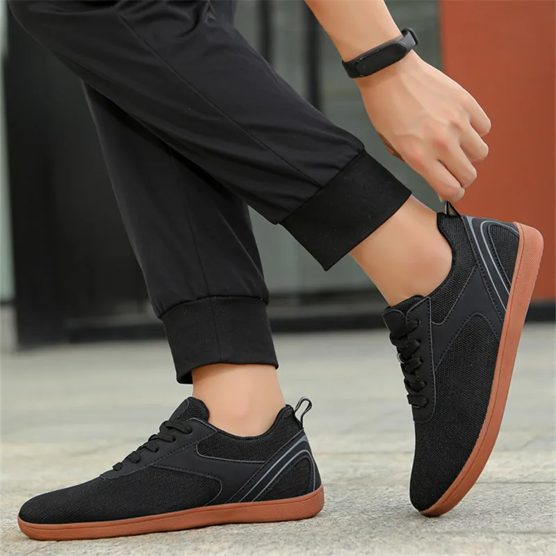 New Lightweight Breathable Men\'s Casual Shoes Mesh Large Size Men Sneakers Flat Fashion Moccasins Outdoor Non-slip Walking Shoes