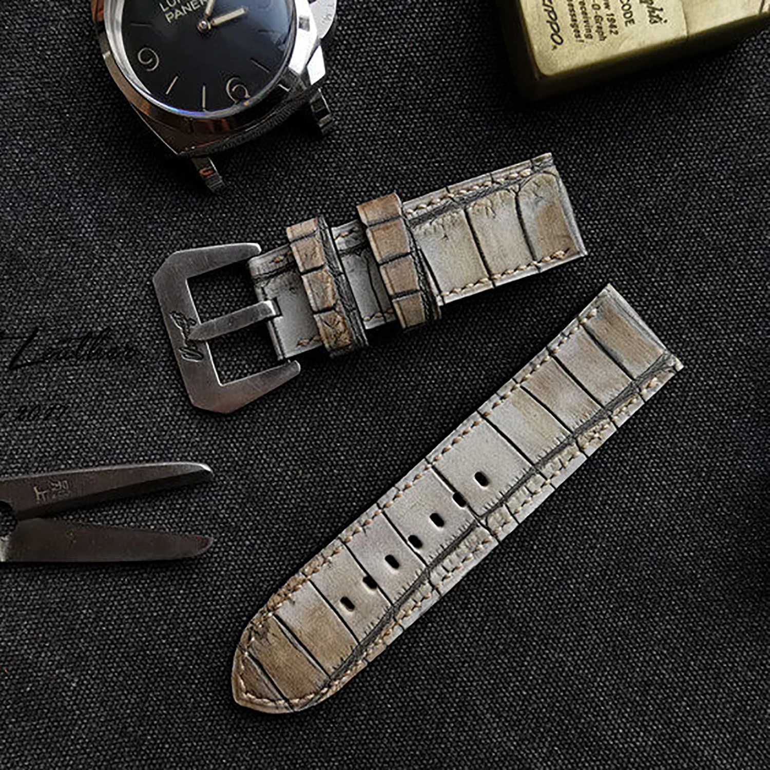 HANDMADE CUSTOM AMERICAN RETRO ALLIGATOR LEATHER MATTE DISTRESSED PIN BUCKLE WATCH STRAP