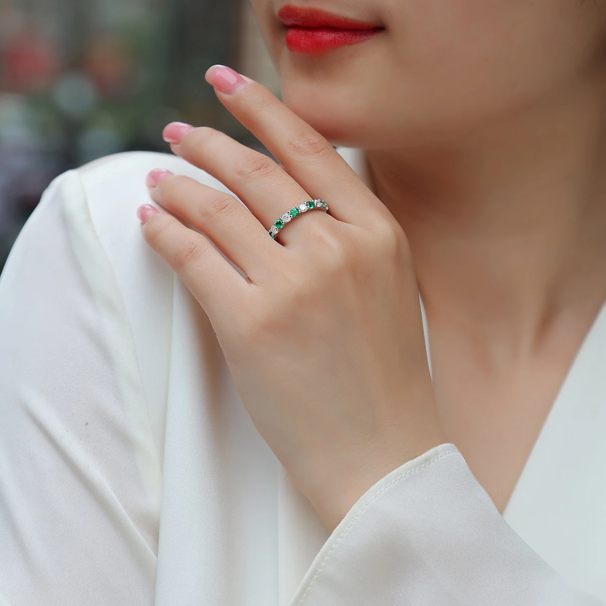 خاتم فضة S925 فاخر مع مويسانيتي متناوب وزمرد أخضر، مطلي بالذهب عيار 18 قيراط، تصميم ممتاز، يتضمن شهادة GRA