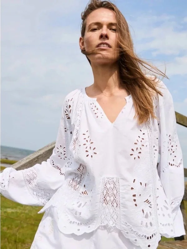 

Loose Lace Trim V-Ne Long Sve Embroidered Hollow out Lantern irt Women's Casual Sle Spring Summer New Arrival