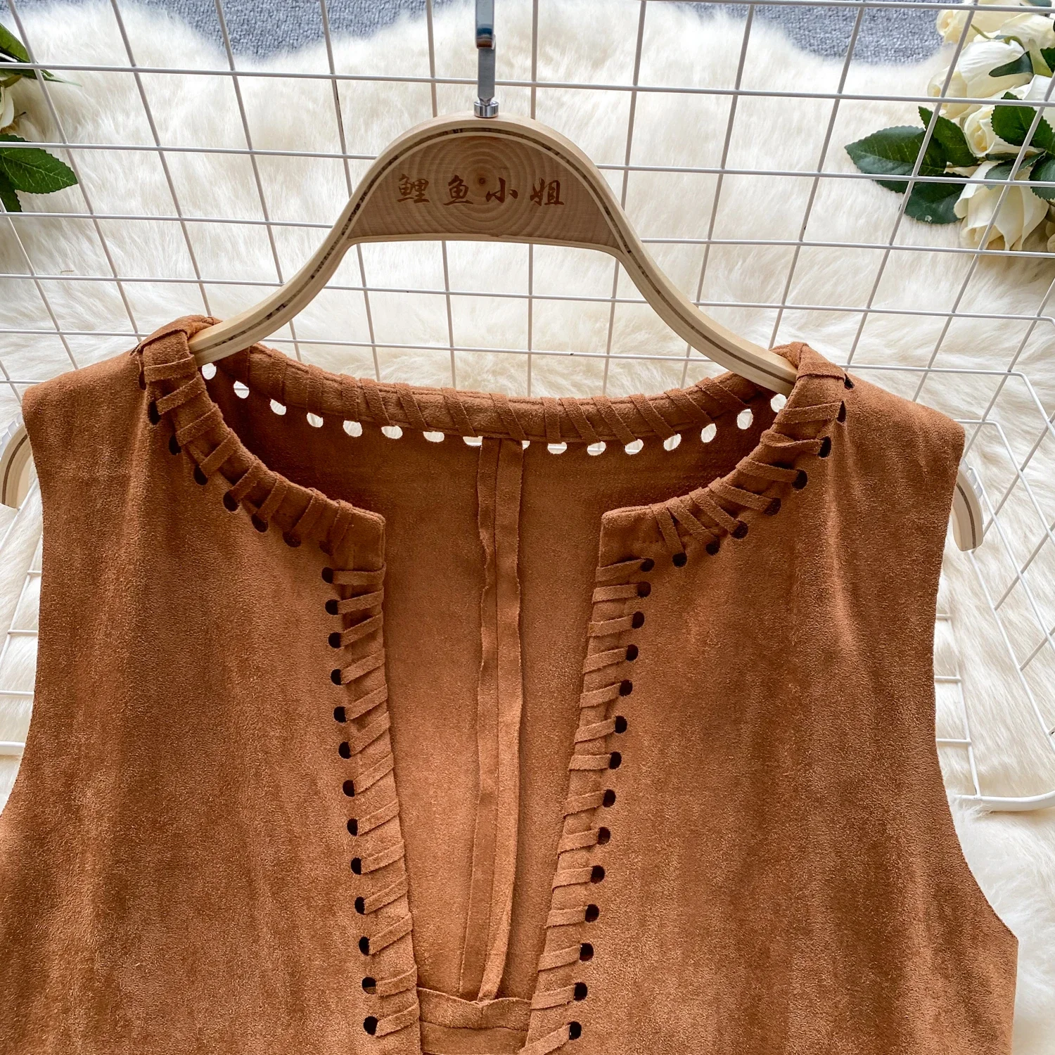 New Women\'s Suede Cardigan Waistcoat Suede Long Fringe Cape Tassels Open Front Hollow Hole Design Fashion Hippie Outerwears