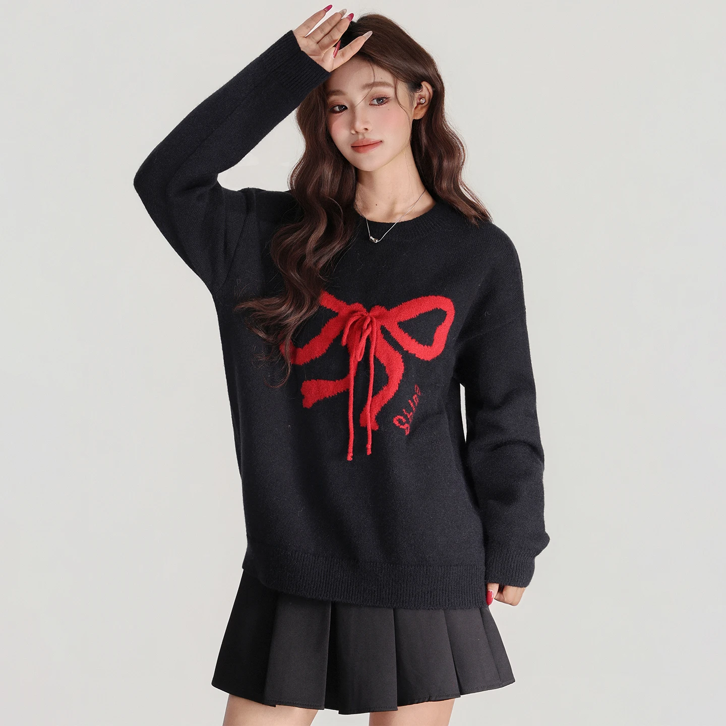 فيونكة سوداء برقبة دائرية، سترة صوفية ناعمة ولزجة لتقليل العمر، سترة نسائية فضفاضة وكسول جديدة للخريف والشتاء