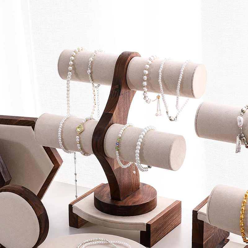 Organizador de escritorio de bambú de tres niveles para pulseras y collares 4