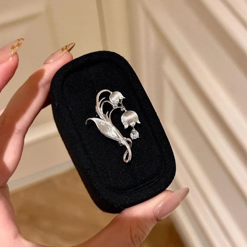 Retro gentle exquisite brushed bell lily of the valley brooches for women silver 925 elegant water drop diamond broche jewelry