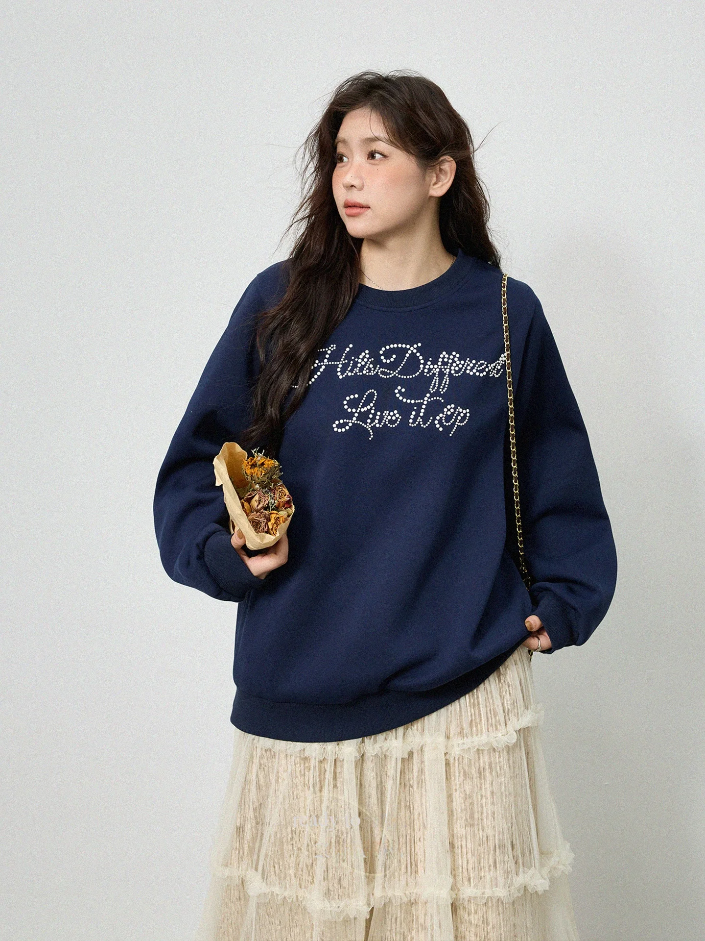 

Женская толстовка больших размеров на осень-зиму с длинным рукавом, свободного кроя, повседневная, с круглым вырезом, с бисером, эффект похудения