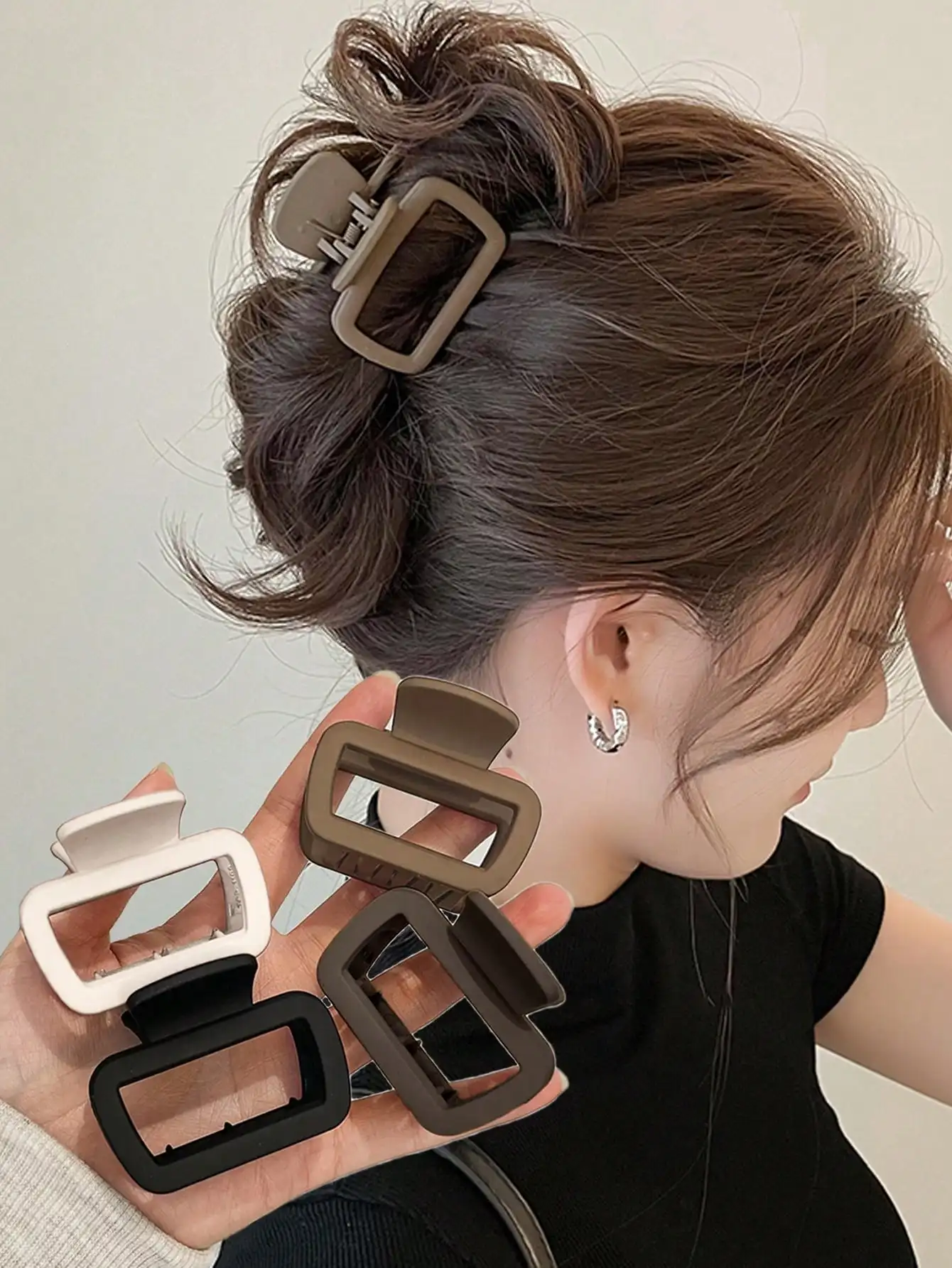 

4 matte square hair clips - Simple rectangular hair clips suitable for curly and semi curly hairstyles as well as daily use
