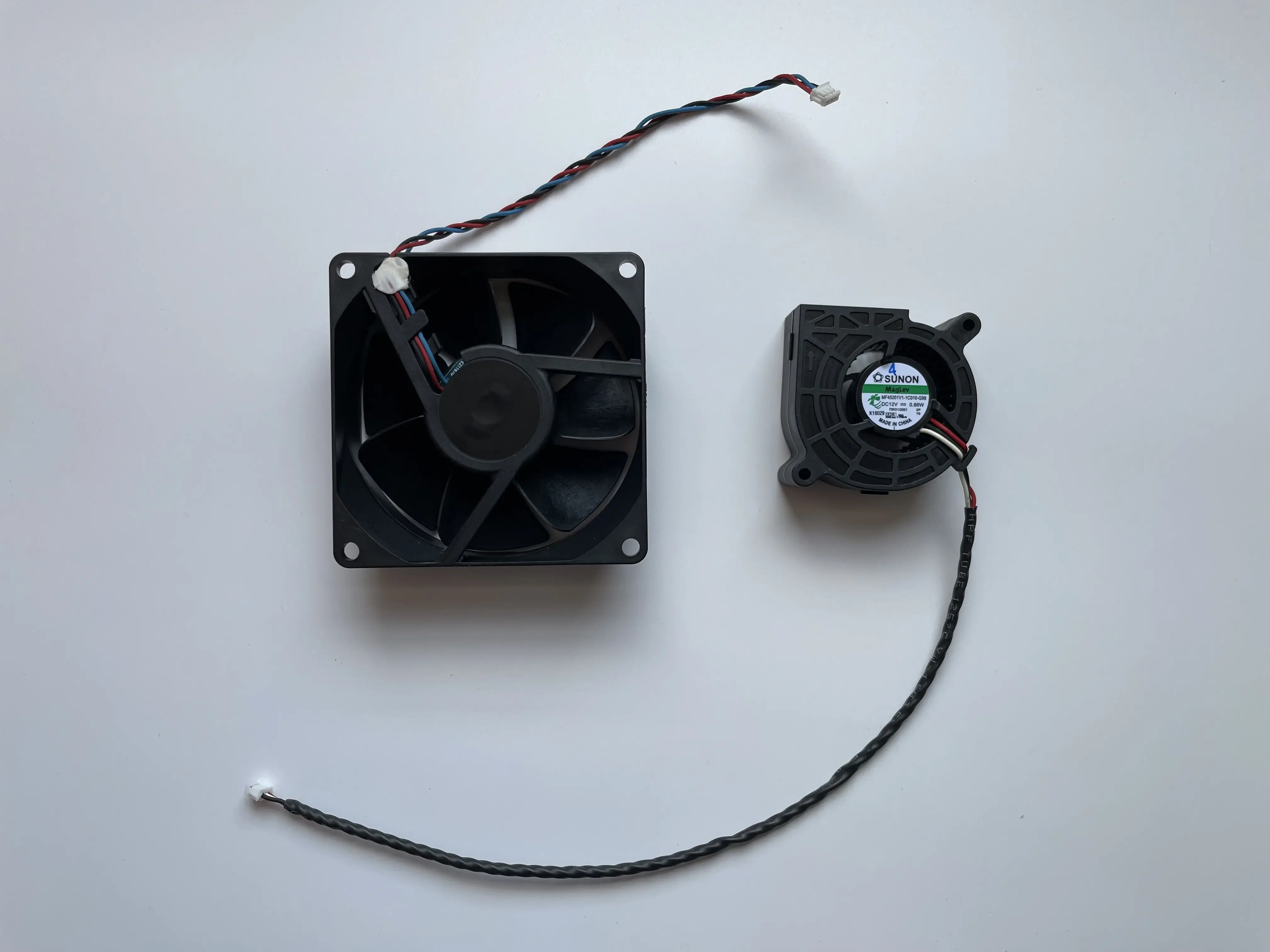 COMPATIBLE FAN FOR OPTOMA HD27e HD143X HD144X VDHDNTe PROJECTOR