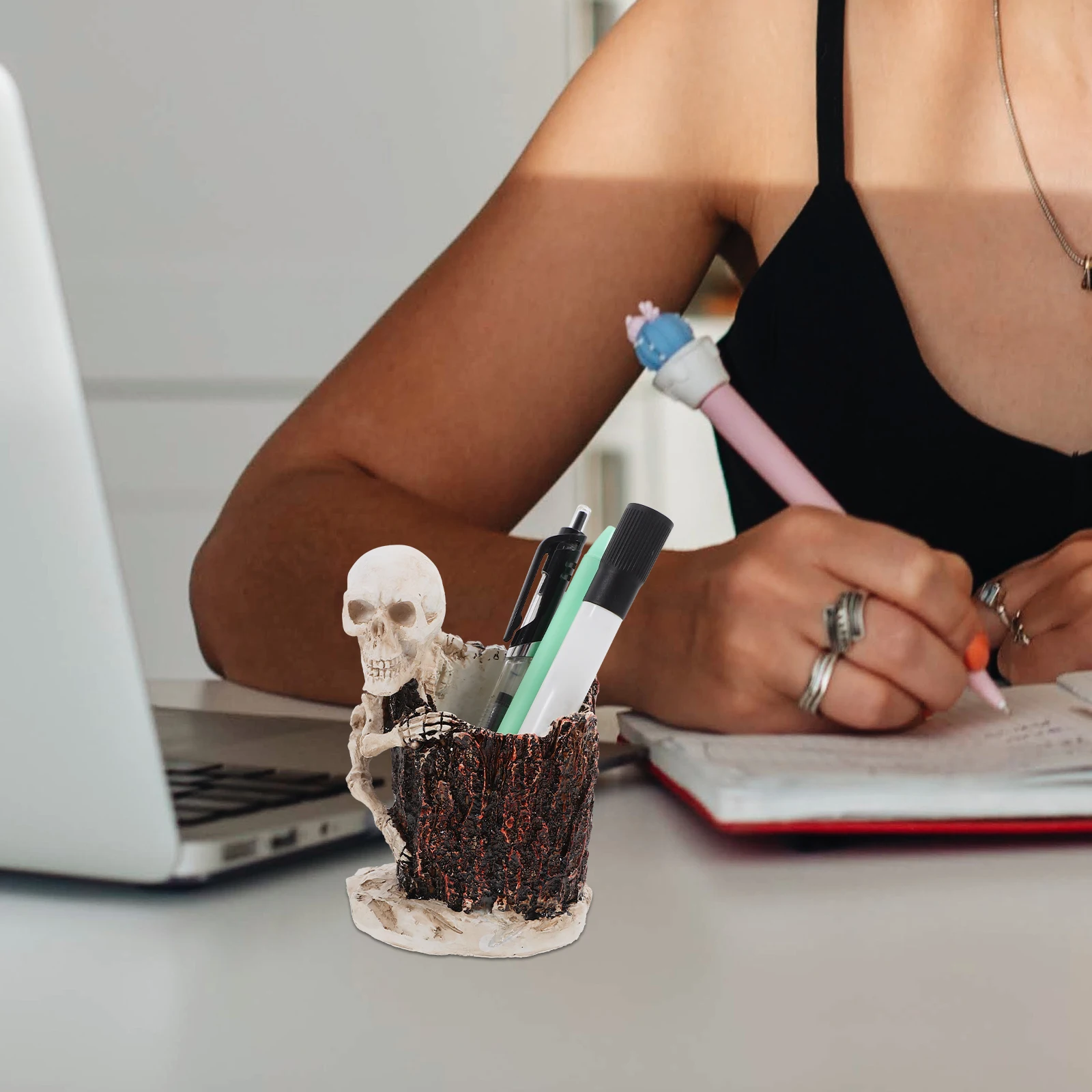 

Pen Storage Pretty Holds Goth Office Supplies Mold Ghost Planters Desk Decor Resin Halloween Beadable Pens Skull Holder