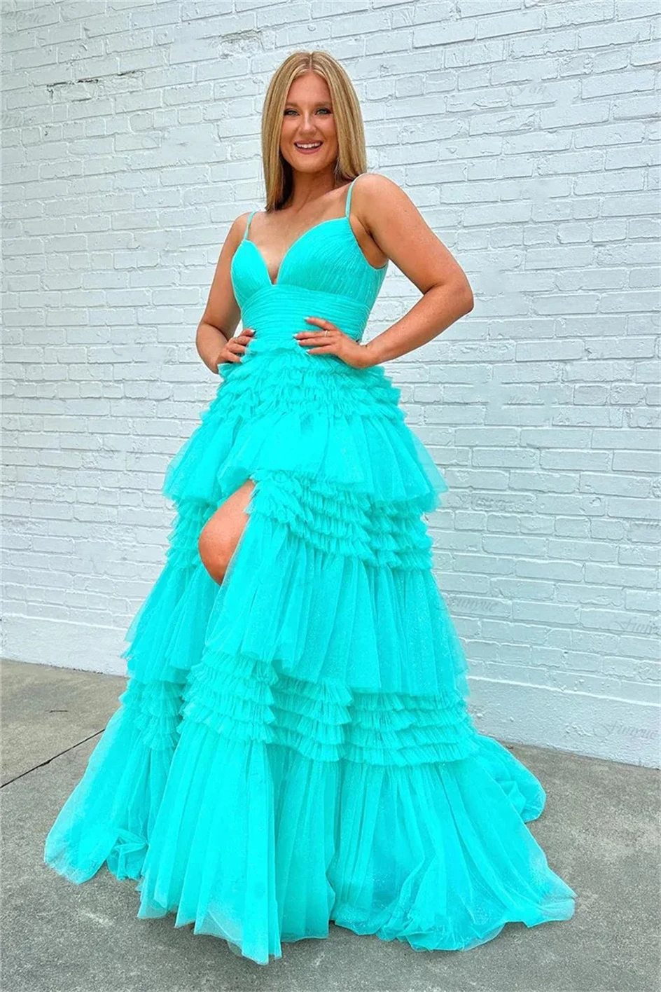 Shiyicey 2024 Sleeveless Blue V-neck Spaghetti Strap Prom Gowns Tiered Evening Dress Pleats Floor Length Prom Party Dresses