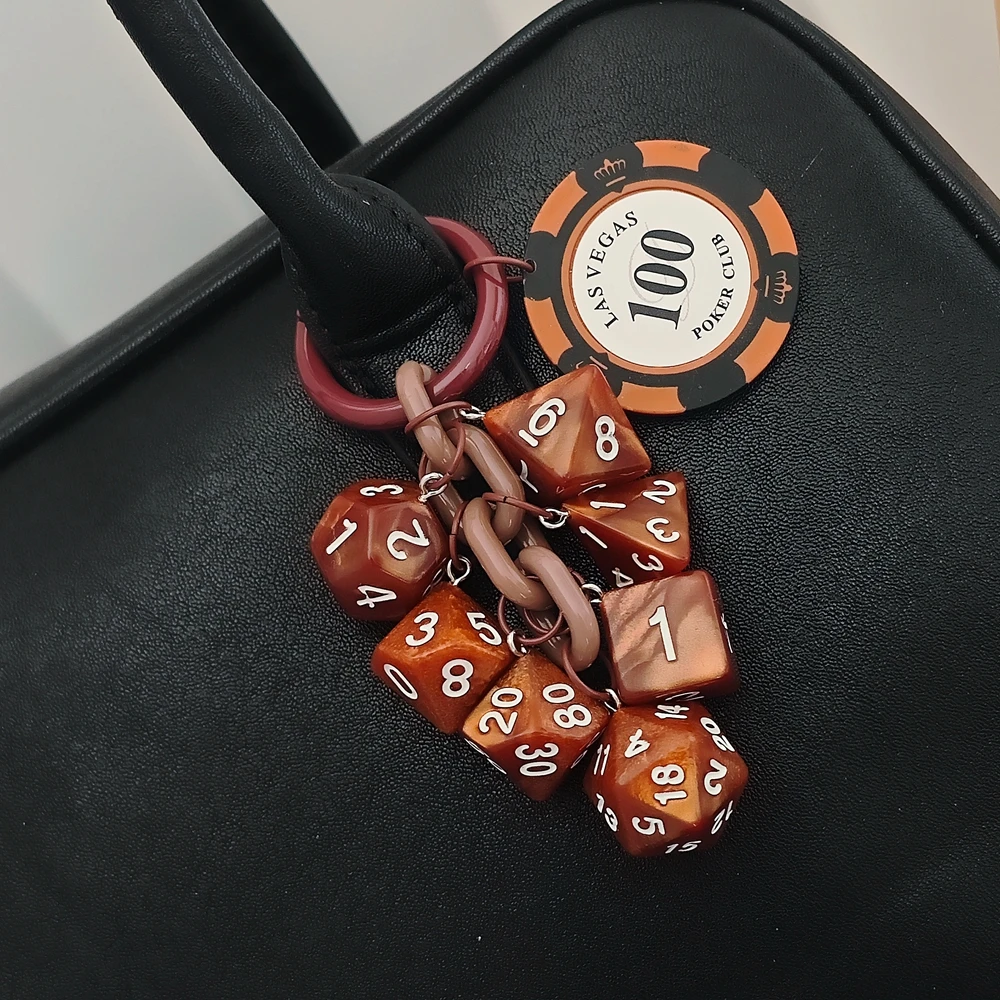 جديد القمار النرد المفاتيح الأسود ثمانية آلات الفاكهة حلقة رئيسية لاس فيغاس رقاقة بوكر النبيذ قلادة الحصول على هدية الرجال الغنية