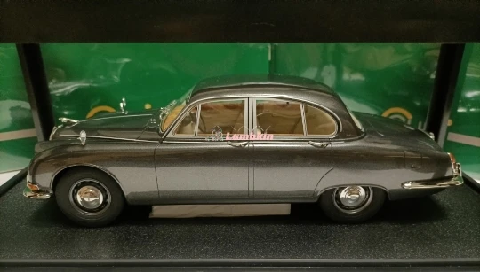 Cult 1:18 For Jaguar Luxury Classic Sedan Model S-Type Sedan 1965 Gray