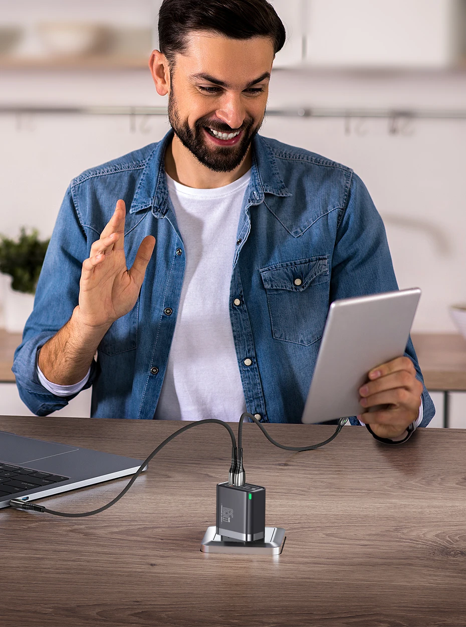 QOOVI 65W GaN charger
