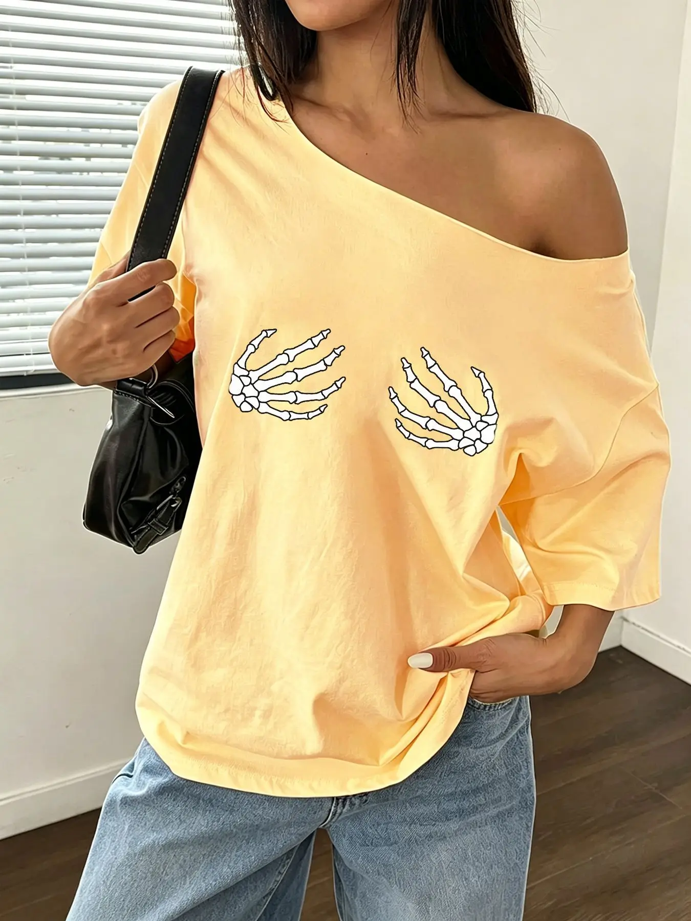 100% Cotton Plus Size Skeleton Hand Print Shoulder Loose Print T-Shirt Oversized Y2K Style Graphic Tees Women Tops Summer Off