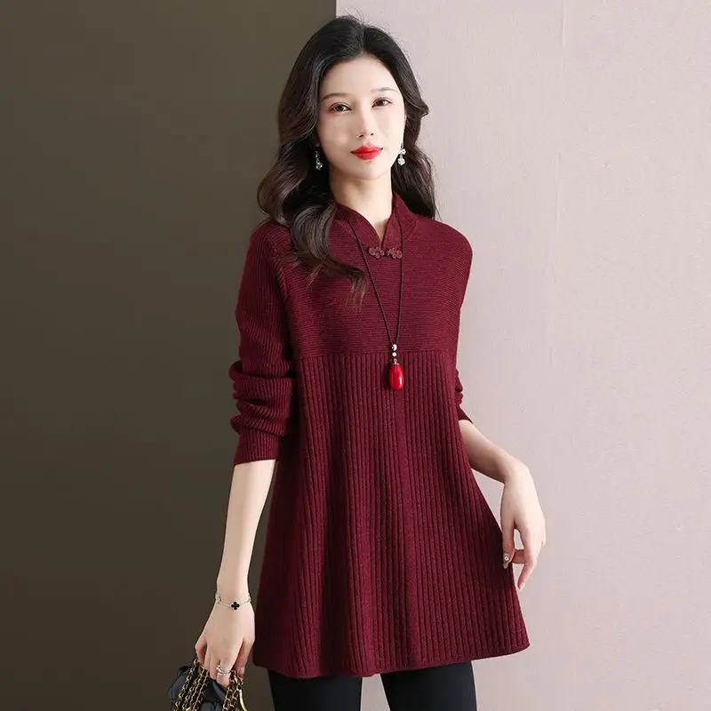 เสื้อสเวตเตอร์ไหมพรมผู้หญิงทรงหลวม ใส่สบาย ช่วยพรางหุ่น  คอปกติดกระดุม  ใส่เป็นเสื้อตัวในหรือเสื้อตัวนอกได้หลากหลาย  สำหรับฤดูใบไม้ร่วงและฤดูหนาว