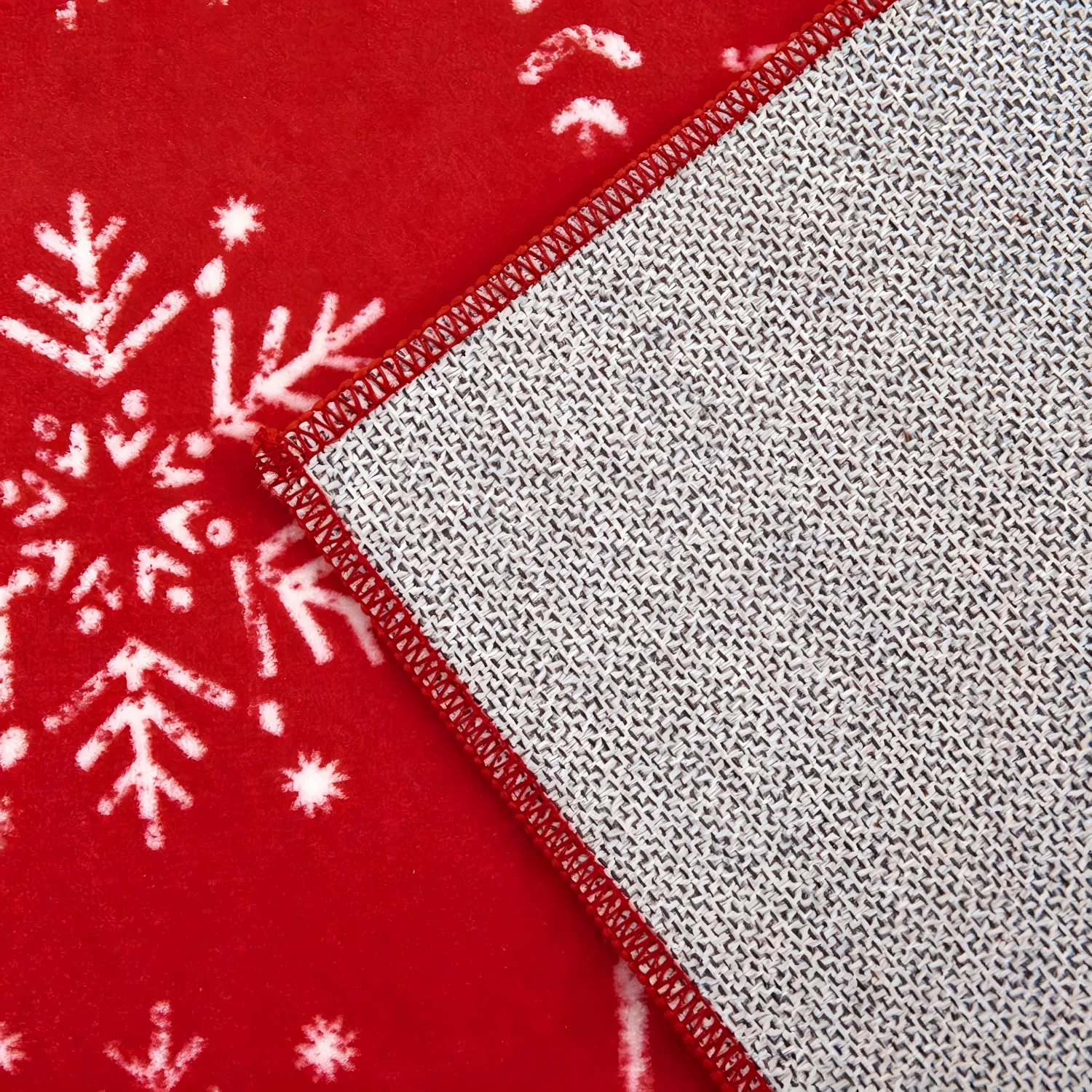 Christmas Reindeer Washable Area Rug, Non-Slip Snowflake Diamond Low Pile Mat for Living Room Bedroom Entryway Holiday Decor