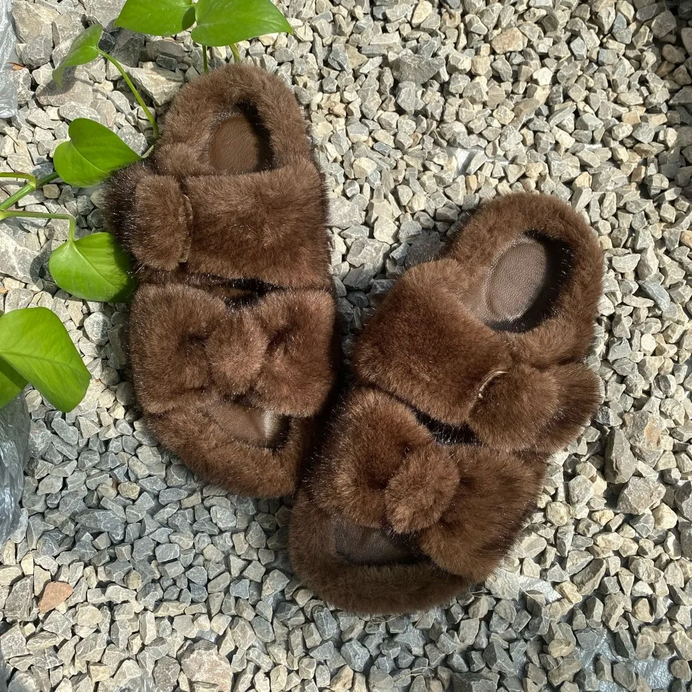 Flauschige Hausschuhe aus Kunstfell für Damen, mit verstellbarer Schleife, imitierende Nerz-Sandalen, flache Damensandalen, rutschfeste Sohle, Fell-Schuhe für Damen. – Detail 3