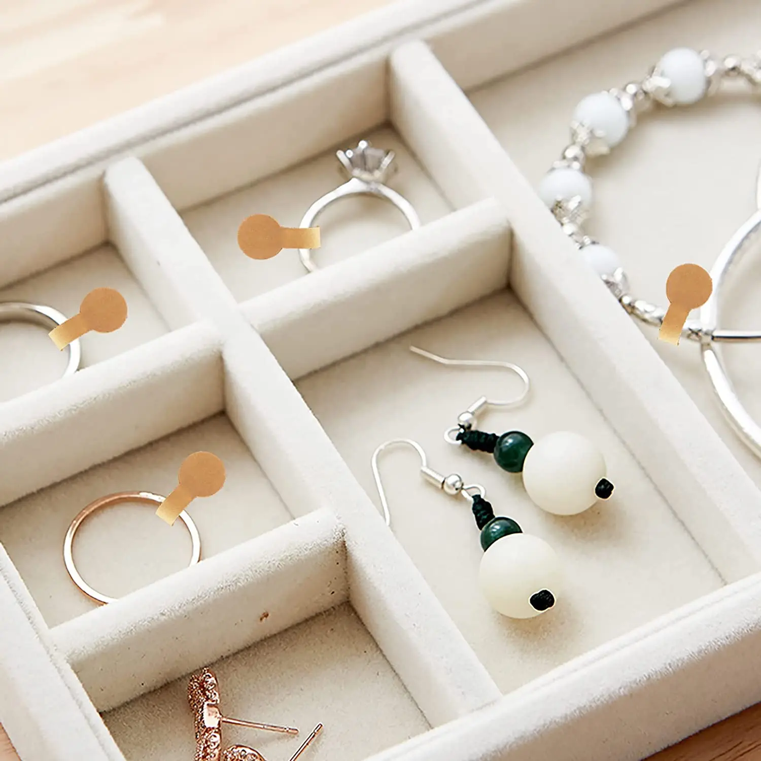 ป้ายราคาเครื่องประดับ100-500ชิ้นป้ายกระดาษดัมเบลกระดาษสีน้ำตาลแบบพกพาป้ายสติกเกอร์ติดกาวด้วยตนเองแท็กเครื่องประดับสร้อยข้อมือ