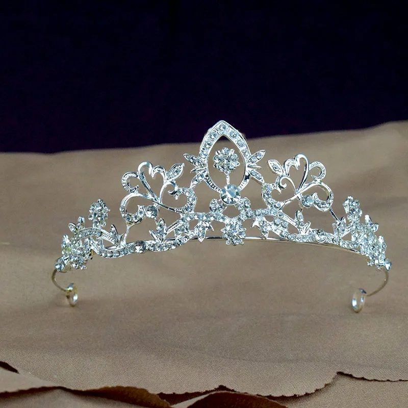 

Crystal Crown Tiara Bridal Hair Accessories for Women Girls Princess Rhinestone Crowns Hair Jewelry Gift Wedding Hair Headpieces