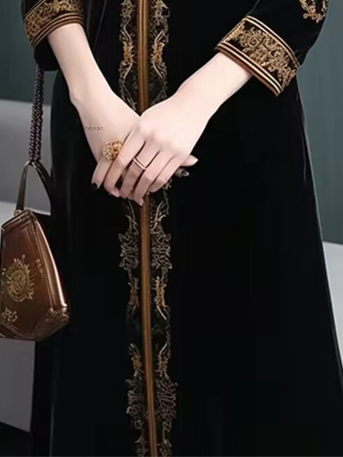 Autunno Inverno Nuove Donne Velet Scollo a V Ricamo Tradizionale Cinese Vintage Hanfu Cheongsam Banchetto Abito da Sera Vestido