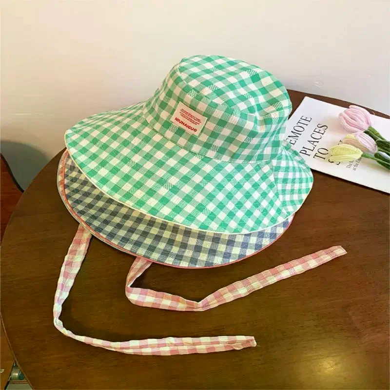 Women's Sun Hat with Chin Strap, Summer UV Protection Wide Brim Beach Hat, Cute Pastel Plaid Travel Hat for Outdoor