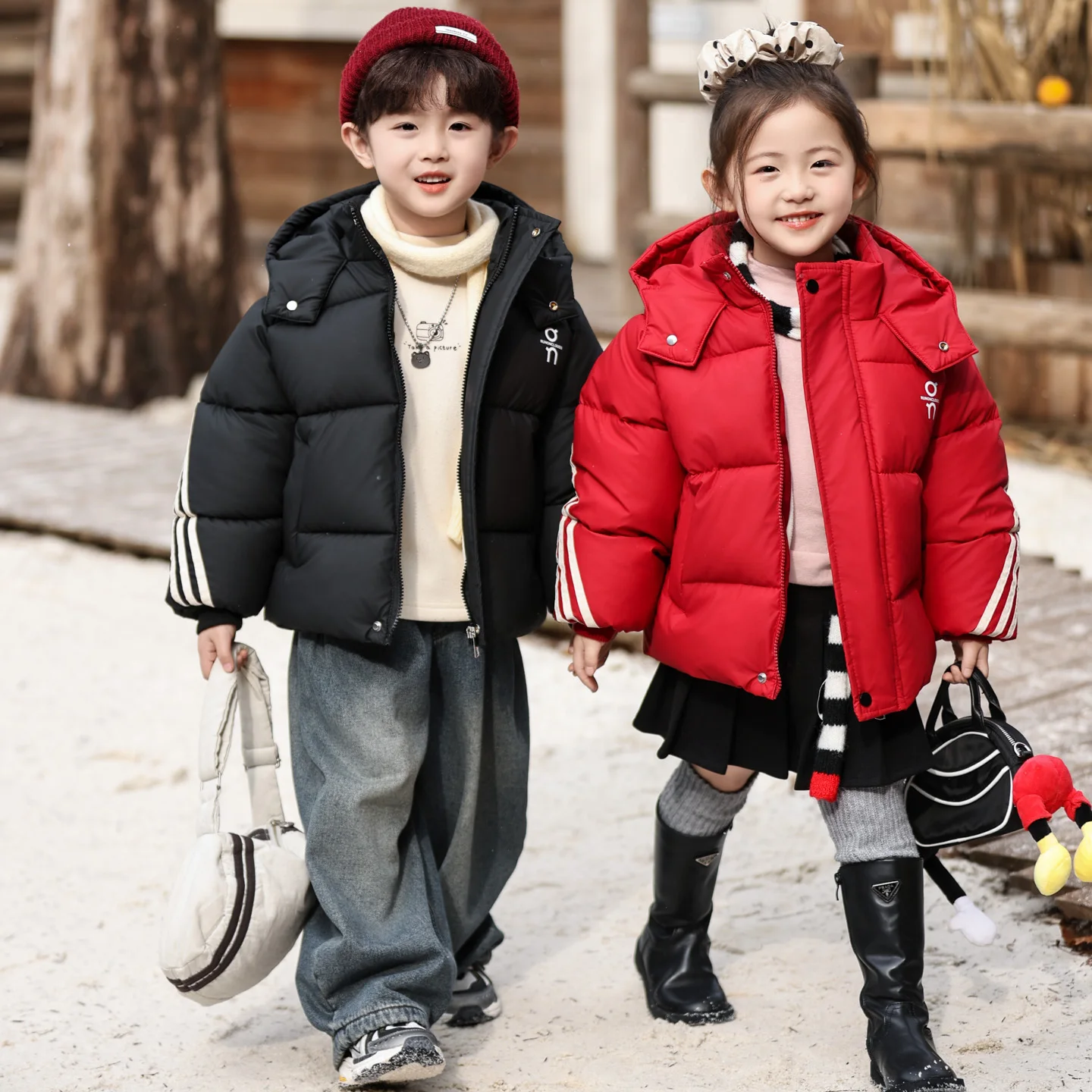 

Зимняя куртка для мальчиков: утепленная, на хлопковом наполнителе, теплая, молодежная, модная, с капюшоном, длинными рукавами, на молнии