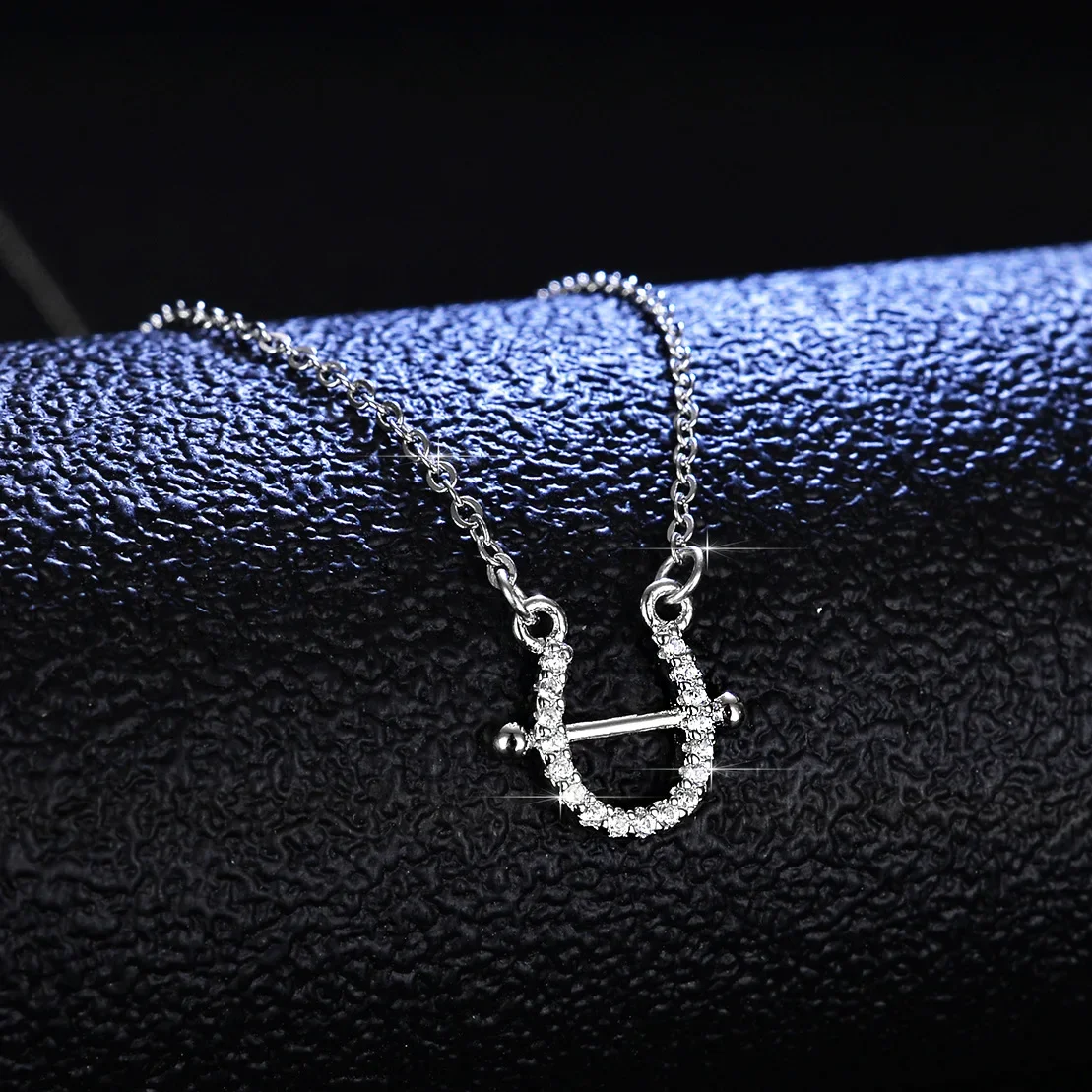 PT950 white gold D color moissanite ins necklace women's horseshoe-shaped diamond pendant clavicle chain 18K gold necklace