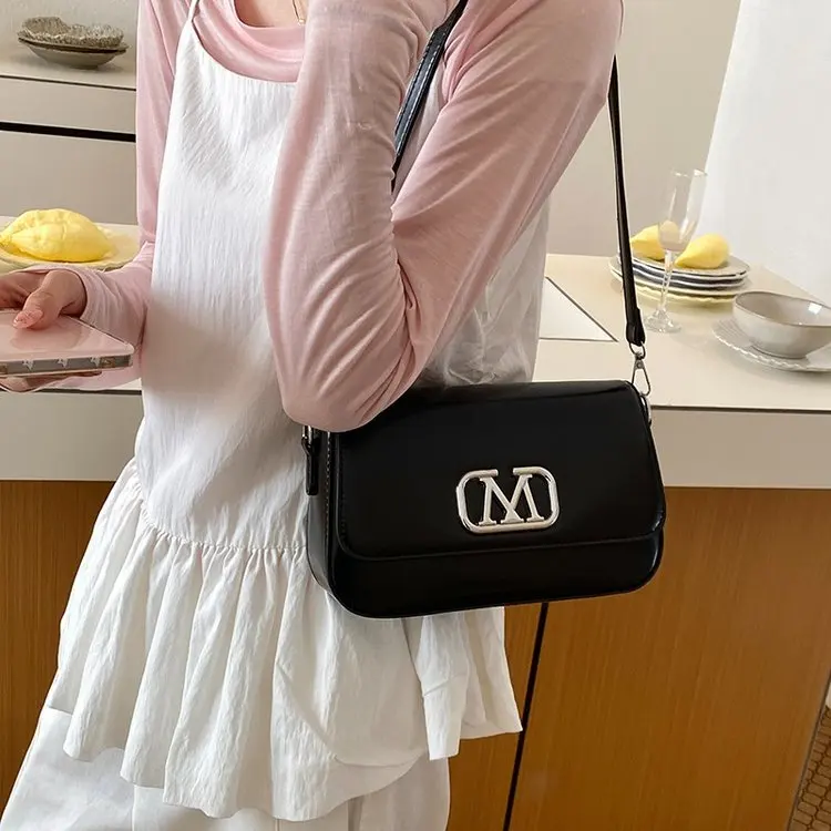 

Дизайнерская повседневная модная сумка с текстурой, простая сумка-мессенджер через плечо, новинка 2026 года, женская маленькая квадратная сумка