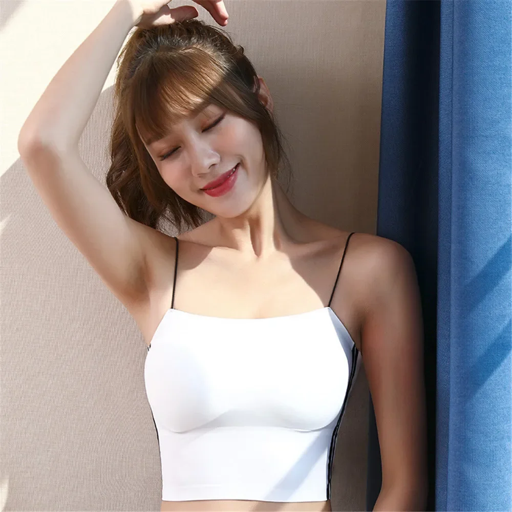 2024ใหม่แฟชั่นผู้หญิงสายสปาเก็ตตี้สีขาว/ดำเสื้อครอปแขนกุดสายเดี่ยวสุดเซ็กซี่เสื้อเกาะอกชั้นในสีพื้นแบบเรียบ