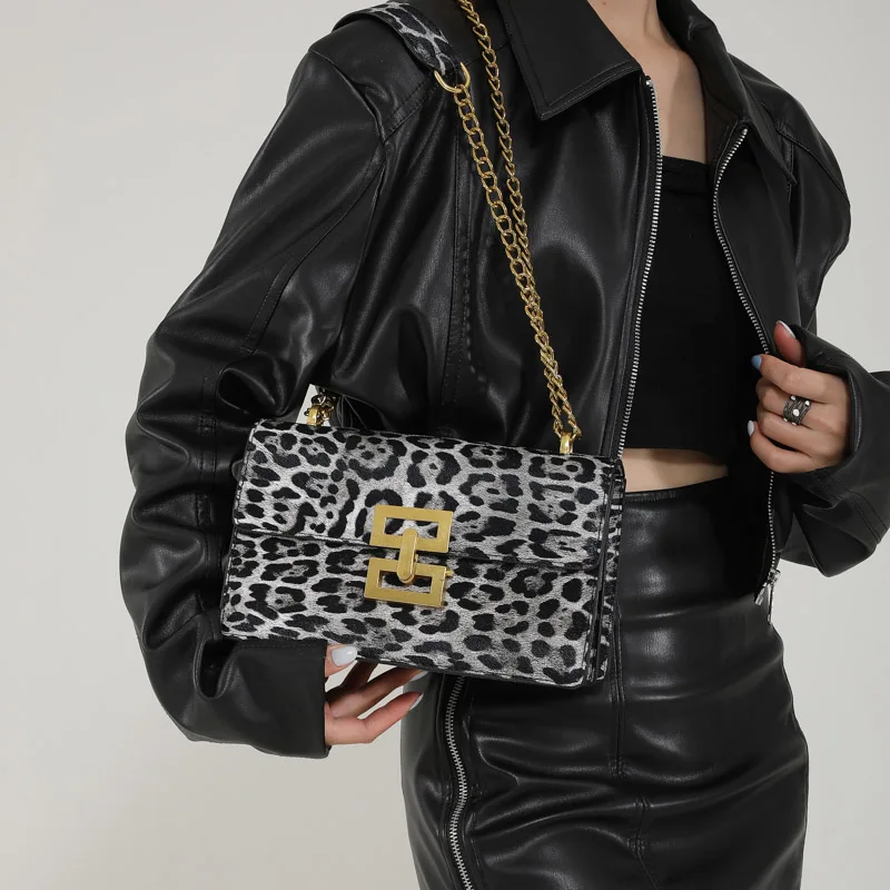 Leopard print Clutch Bag PU Leather Shoulder Side Bags for Women Chain Mobile Phone Purses Crossbody Bags Ladies Fashion Handbag