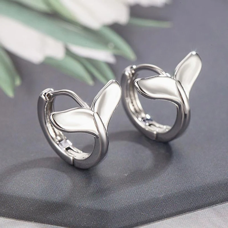 Korean Summer Fish Tail Ear Buckle for Women Small Cute Dolphin Tail Earrings Fashion Versatile Daily Simple Earring Jewelry