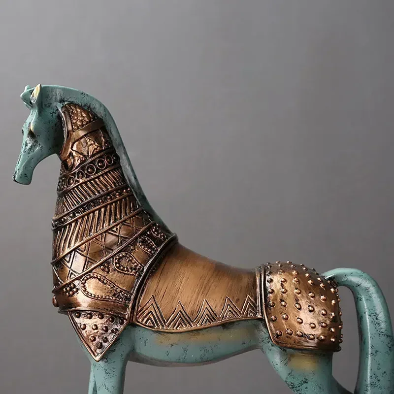 European Luxury Ornaments Office Decoration Home Furnishing Crafts Decor Lucky War Horse Resinic Figurine Custom
