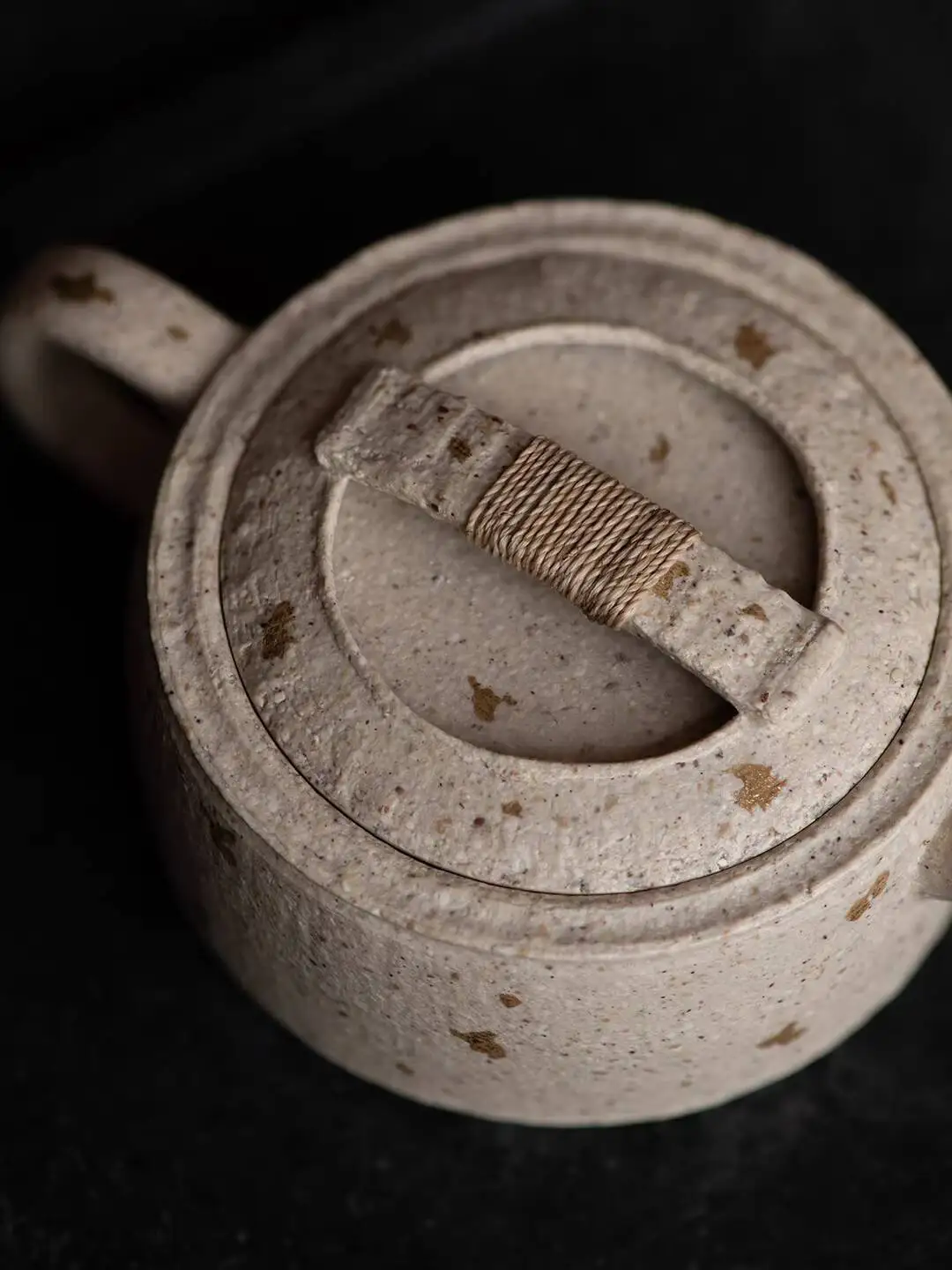 Original Literary-Style Buckingham Teap Gold-Sprinkled Purely Handmade Fully Handcrafted White Jade Clay 100Cc Small