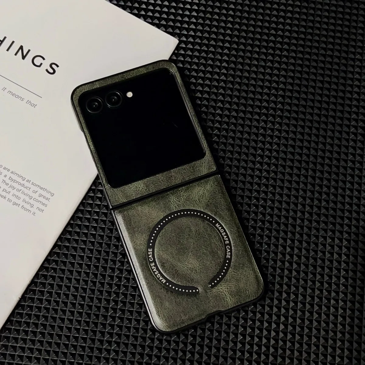 Retro Plain Vegan Leather Magnetic Wireless Charging Phone Case for Motorola Razr 70 60 Ultra Moto Razr 70 60 50 Protect Cover