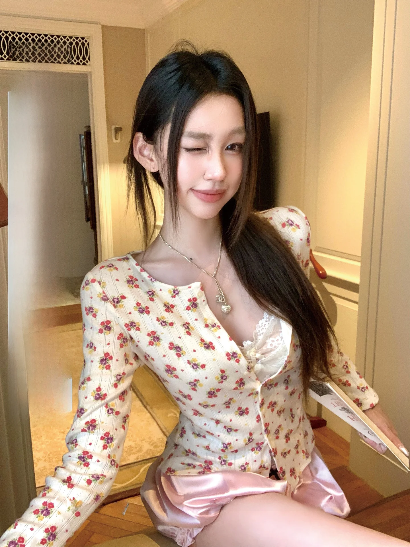 

Кардиган Okaaay Berlin с цветочным узором, вязаный, приталенный, с круглым вырезом, длинными рукавами, повседневный стиль, 100% хлопок, весенний сезон