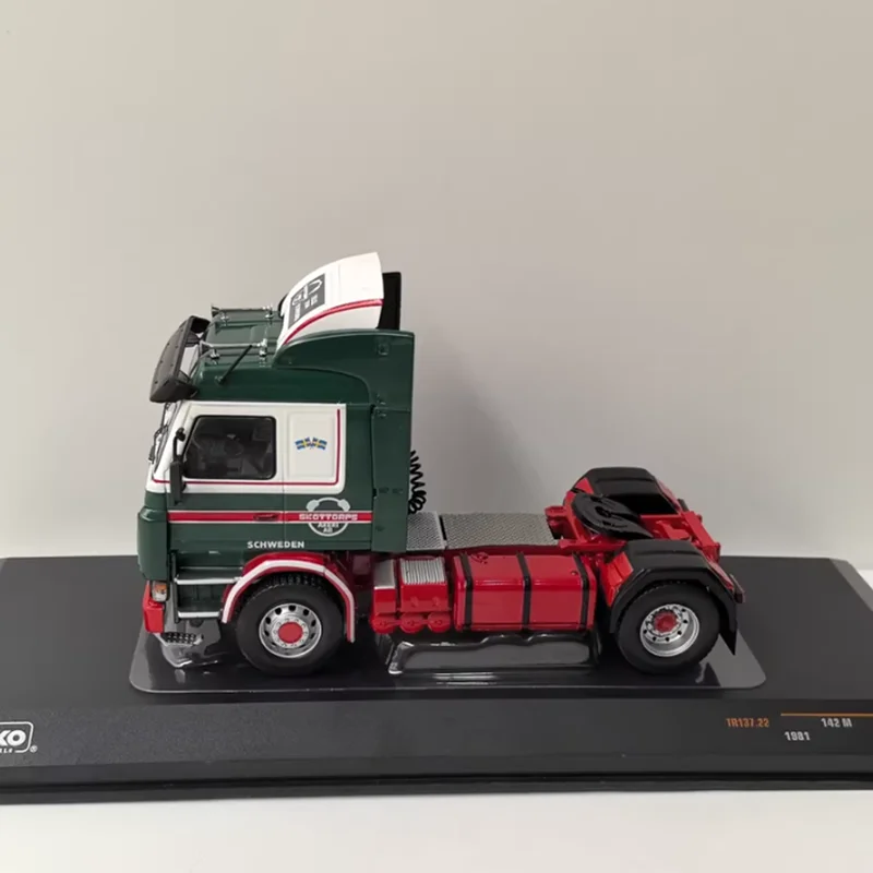 

IXO 1/43 Scale 142 M 1981 Trailer head Alloy Simulation Car Model Static Collection Decorated Holiday Gifts Toys Souvenir Gift