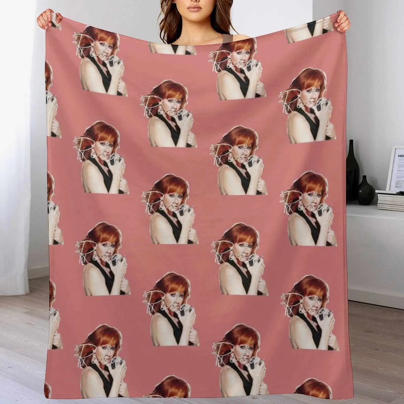 

Reba McEntire Throw Blanket Luxury Brand Plush Decoratives Tourist Blankets